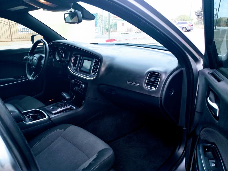 Dodge Charger • 2015 • 71,000 km 3