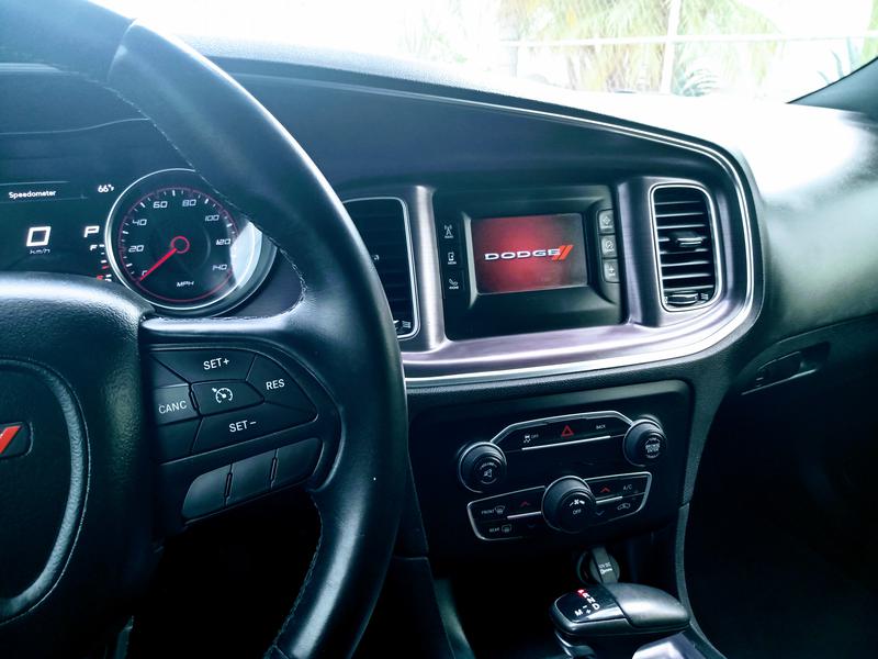 Dodge Charger • 2015 • 71,000 km 6