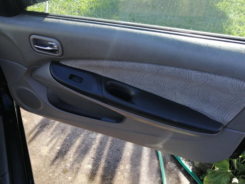 Nissan Almera • 2001 • 214,439 km 2