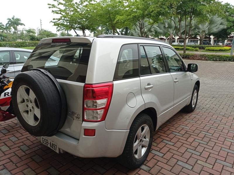 Suzuki Grand Vitara • 2011 • 300,000 km 3