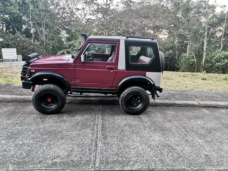 Suzuki Samurai • 1984 • 150,000 km 1