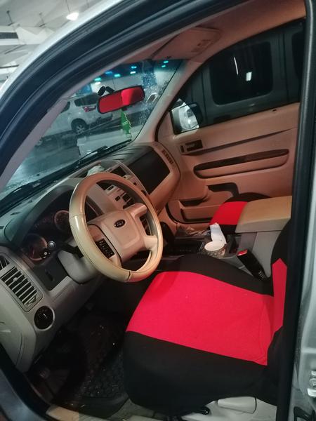 Ford Escape • 2008 • 124,268 km 1