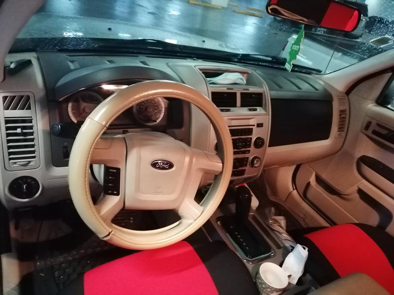 Ford Escape • 2008 • 124,268 km 9