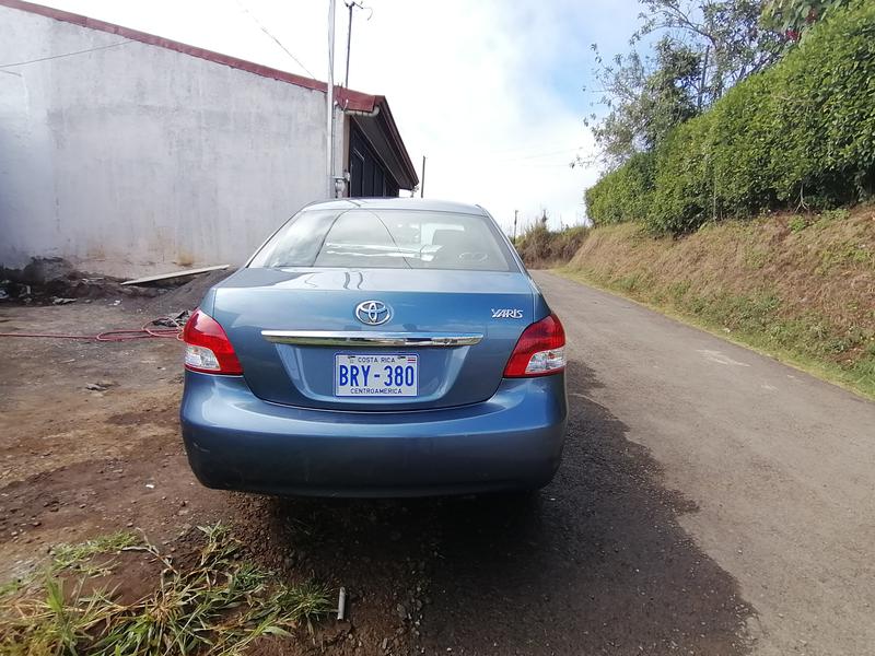 Toyota Yaris • 2012 • 148,384 km 1