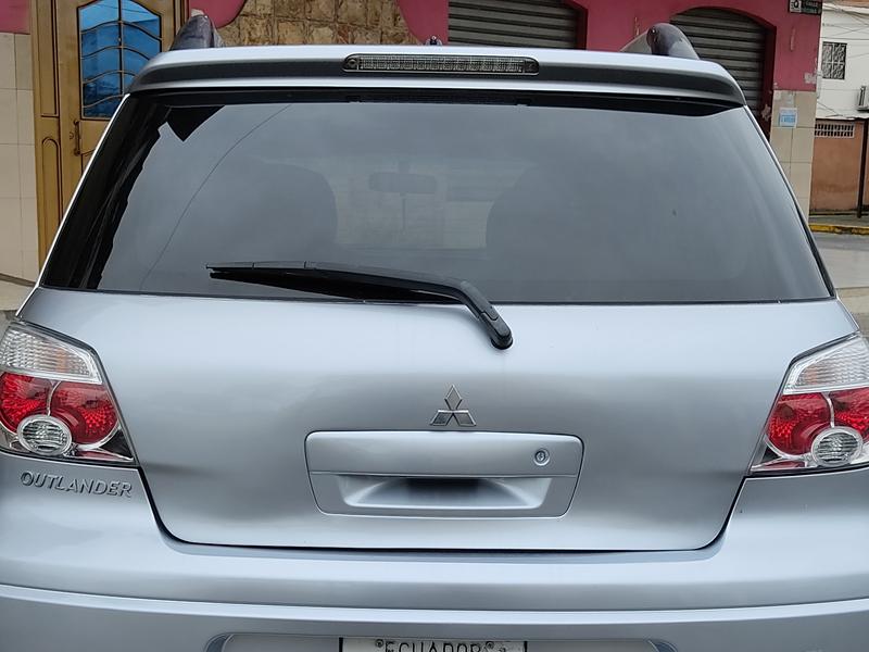 Mitsubishi Outlander • 2007 • 245,000 km 7