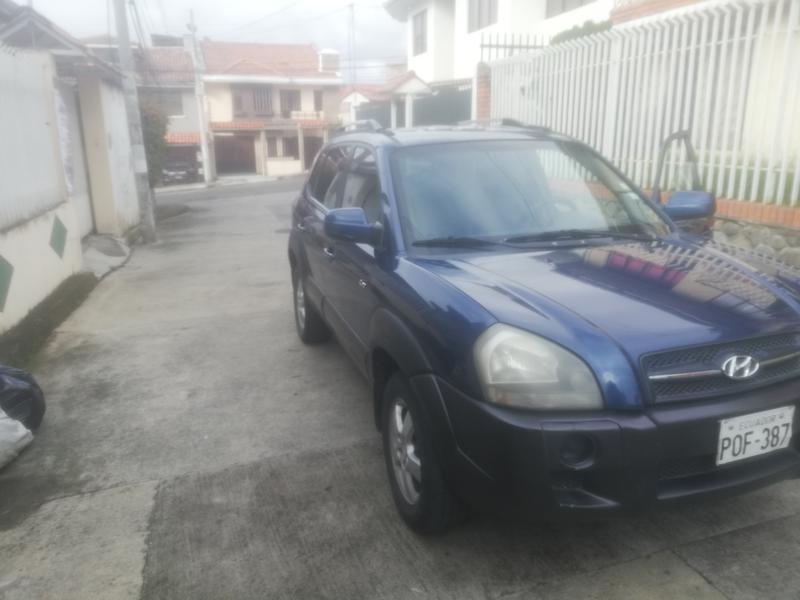 Hyundai Tucson • 2005 • 239,000 km 2