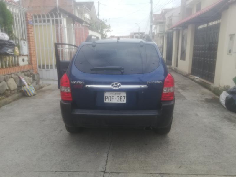 Hyundai Tucson • 2005 • 239,000 km 4