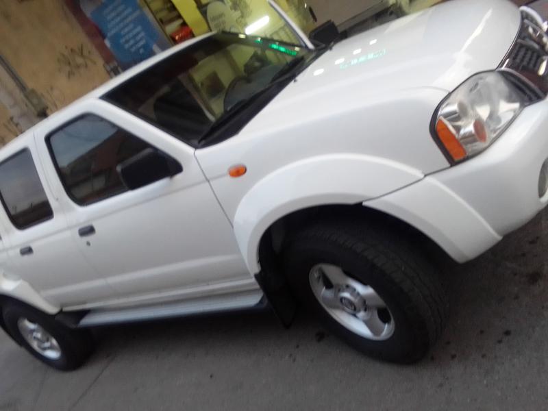 Nissan Frontier • 2013 • 83,000 km 5