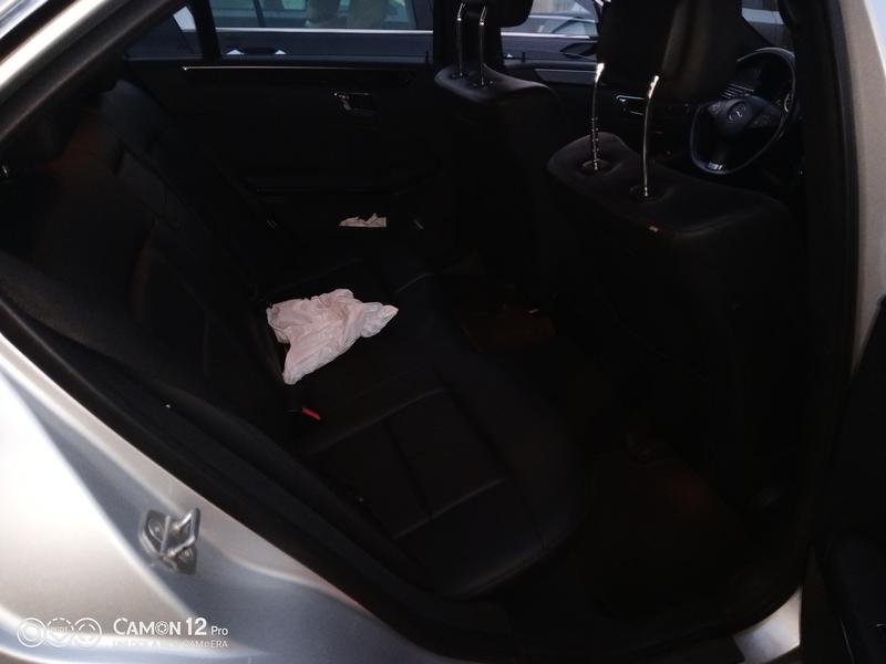 Mercedes-Benz E • 2010 • 75,000 km 2
