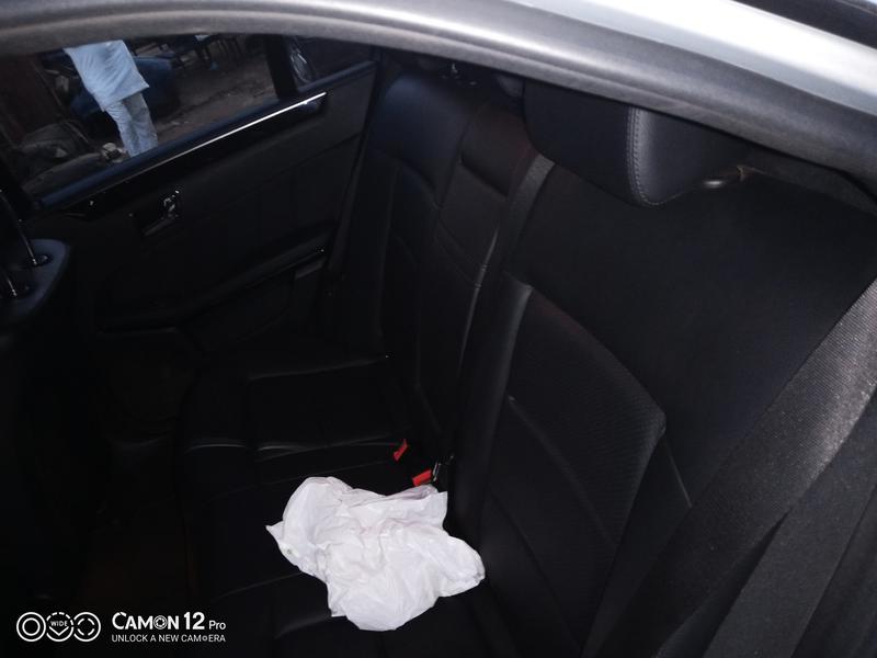 Mercedes-Benz E • 2010 • 75,000 km 12