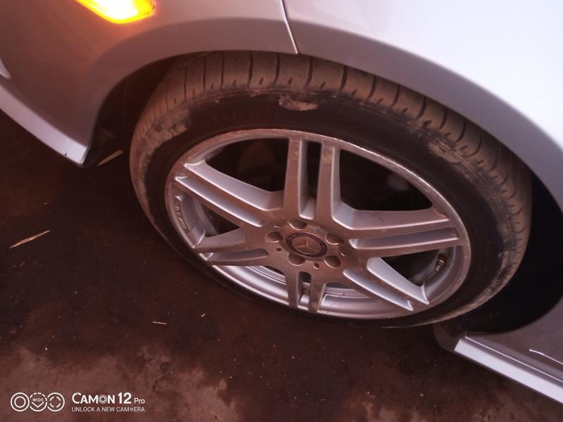 Mercedes-Benz E • 2010 • 75,000 km 3