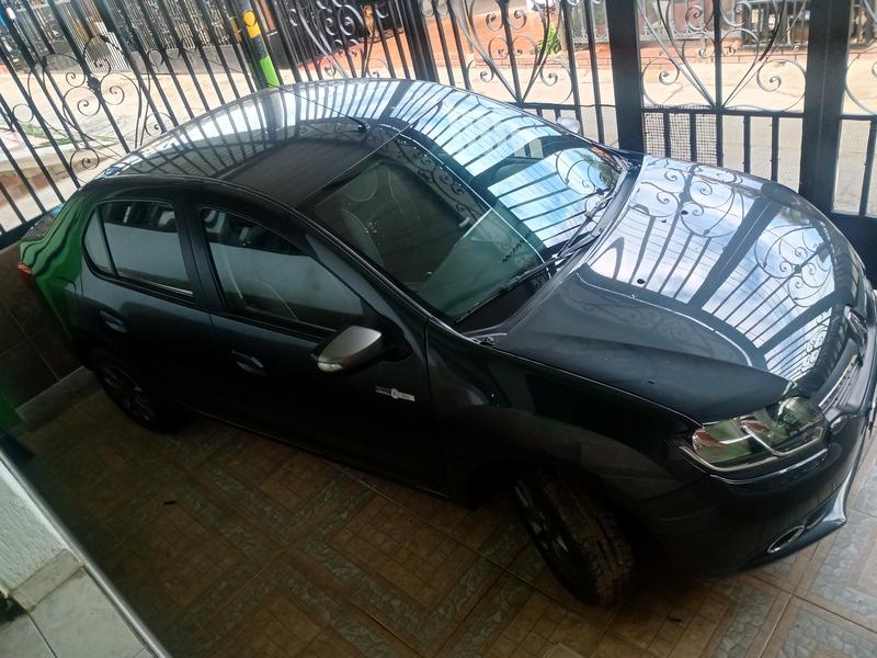 Renault Logan • 2017 • 10,000 km 3