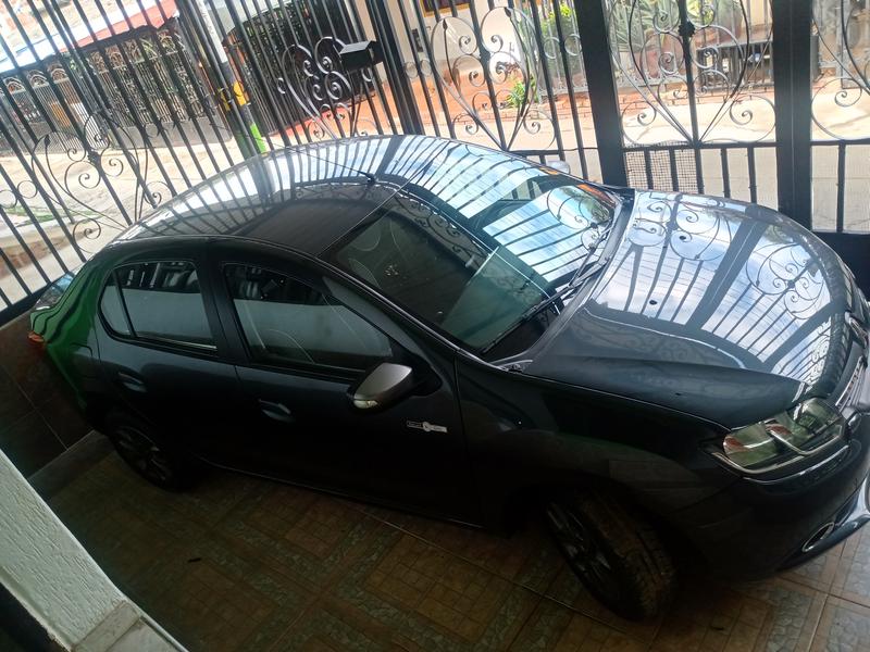 Renault Logan • 2017 • 10,000 km 4