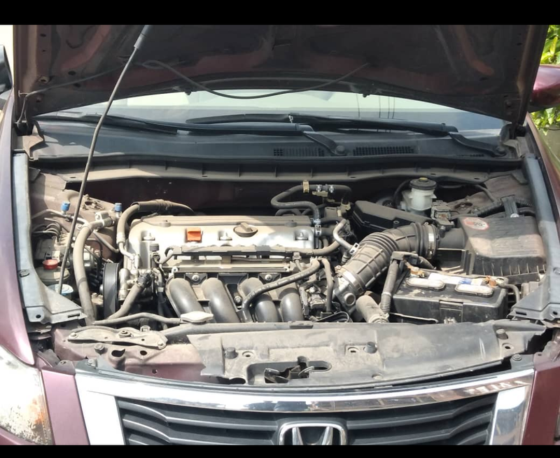 Honda  • 2010 • 119,876 km 3