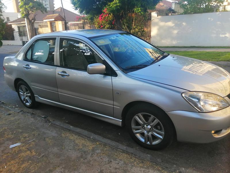 Mitsubishi Lancer • 2011 • 182,000 km 4
