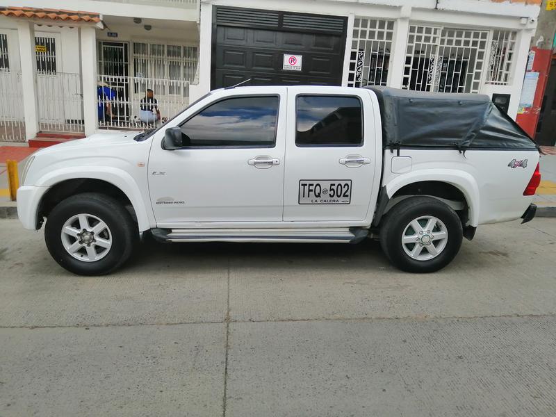 Chevrolet Luv • 2012 • 205,000 km 2