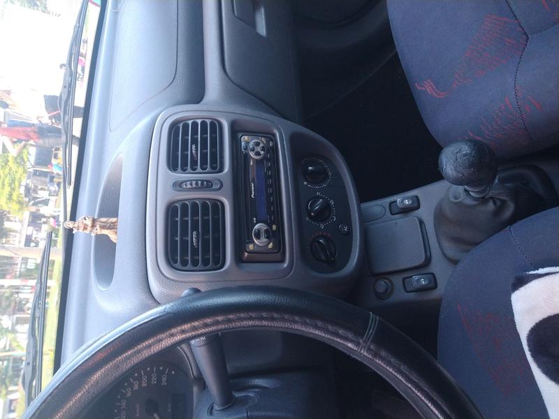 Renault Symbol • 2003 • 188,000 km 4