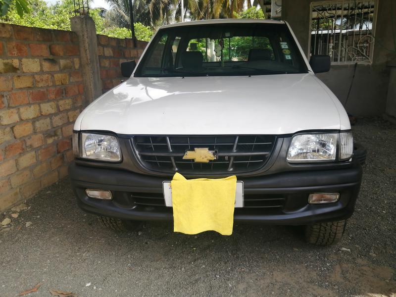 Chevrolet Luv • 2000 • 70,000 km 3