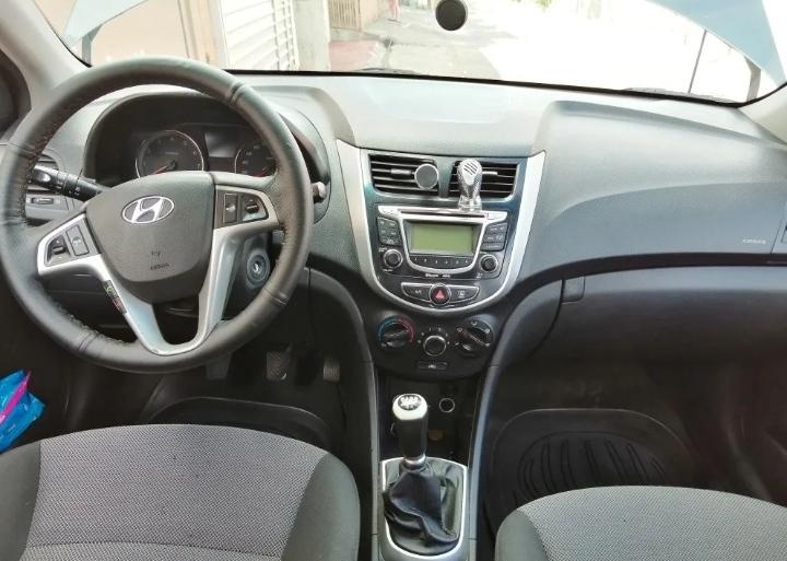 Hyundai Accent • 2012 • 100,000 km 10