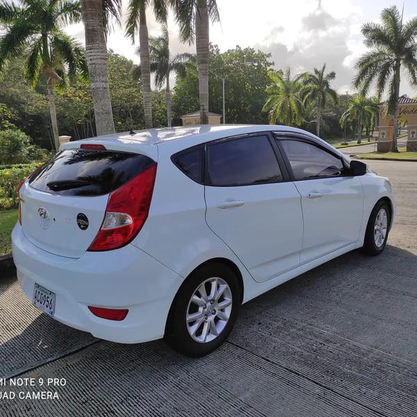 Hyundai Accent • 2014 • 133,000 km 4