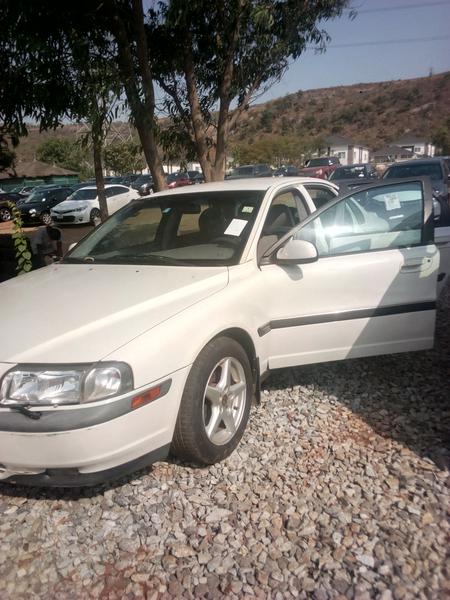 Volvo  • 2000 • 80 km 3