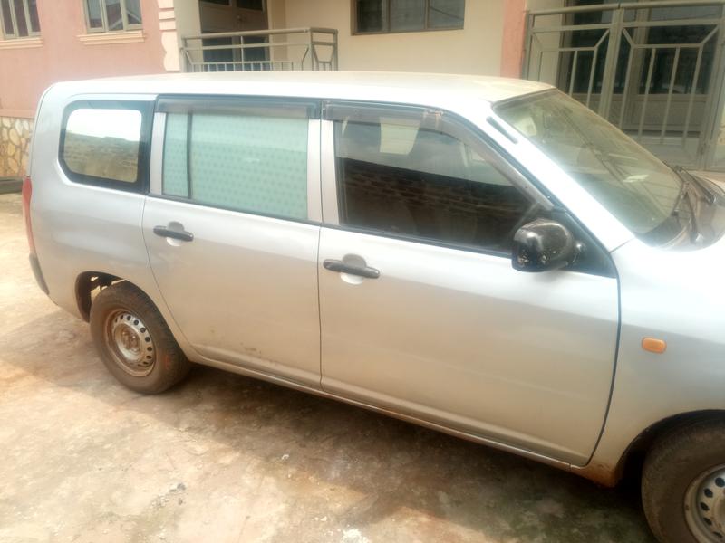 Toyota 4 Runner Limited • 2005 • 37,885 km 3