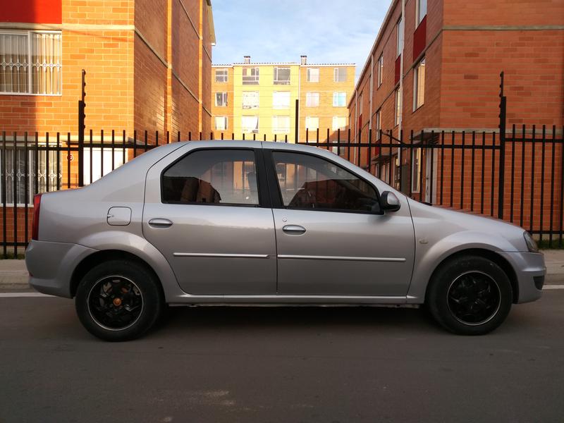 Renault Logan • 2013 • 156,000 km 2
