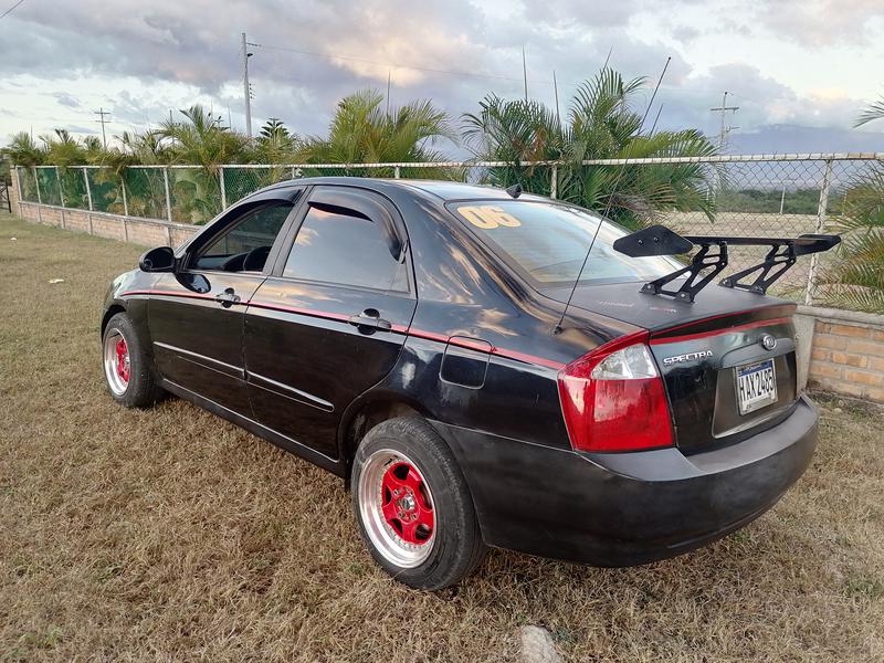 Kia Avella • 2006 • 153,000 km 12