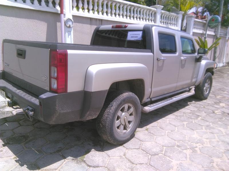 Hummer H3 • 2015 • 5,232 km 2