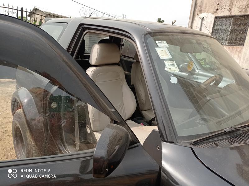 Toyota 4 Runner Limited • 1998 • 219,999 km 9