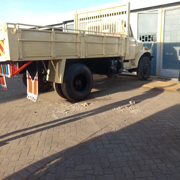 Isuzu MU-X • 1990 • 51,468 km 3