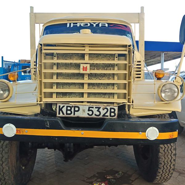 Isuzu MU-X • 1990 • 51,468 km 4