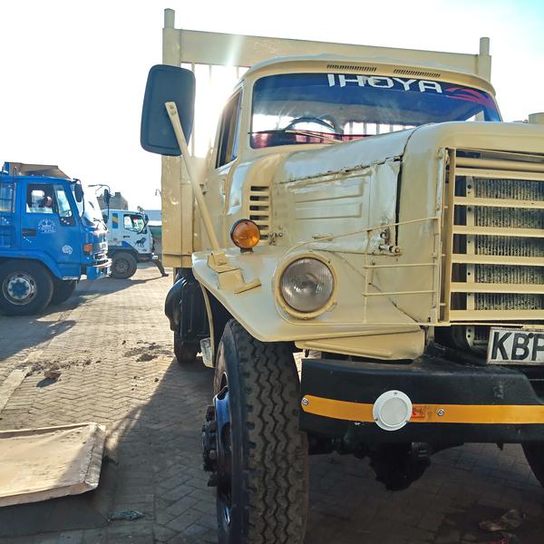 Isuzu MU-X • 1990 • 51,468 km 7