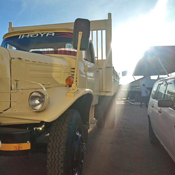 Isuzu MU-X • 1990 • 51,468 km 2