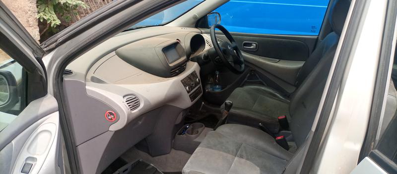 Nissan Almera • 2005 • 145,471 km 3