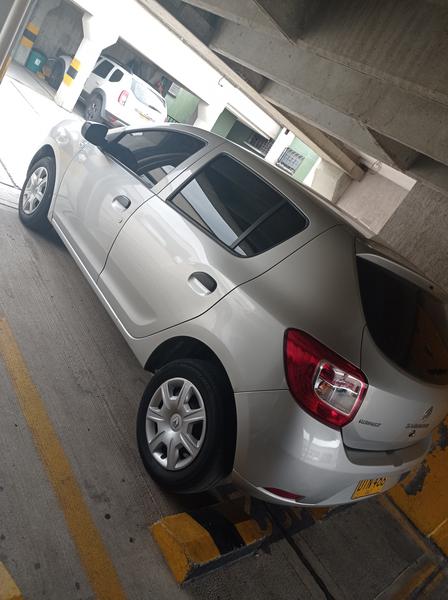 Renault Sandero • 2018 • 42,000 km 4