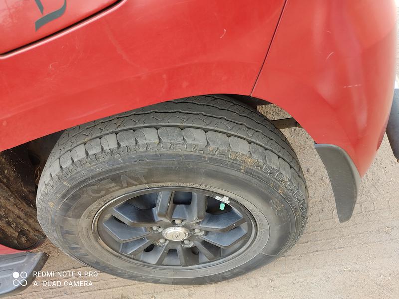 Mahindra TUV300 • 2017 • 18 km 6