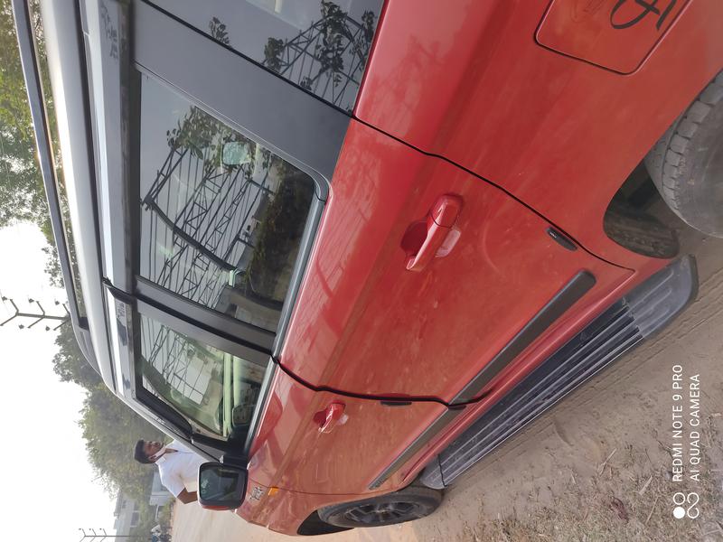 Mahindra TUV300 • 2017 • 18 km 4