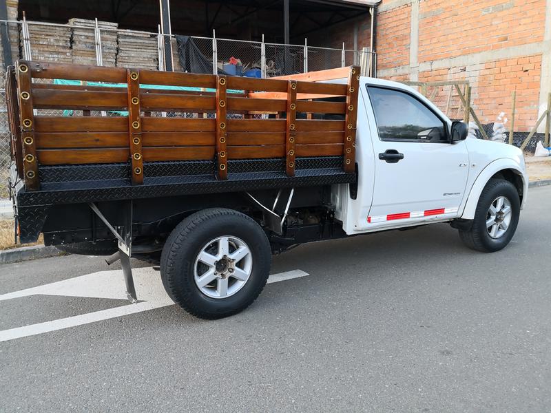 Chevrolet Luv • 2009 • 143,000 km 2