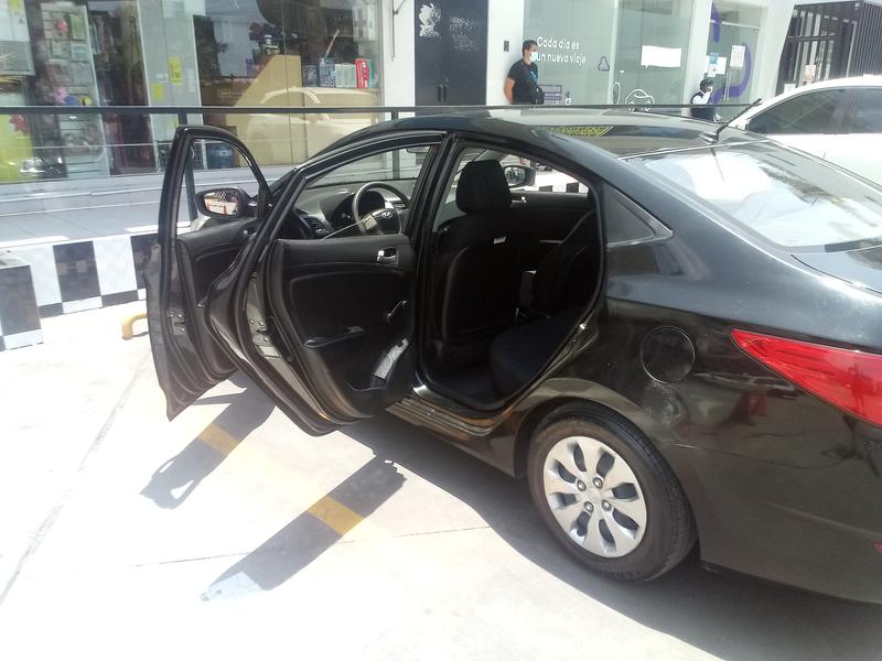 Hyundai Accent • 2017 • 200,000 km 5