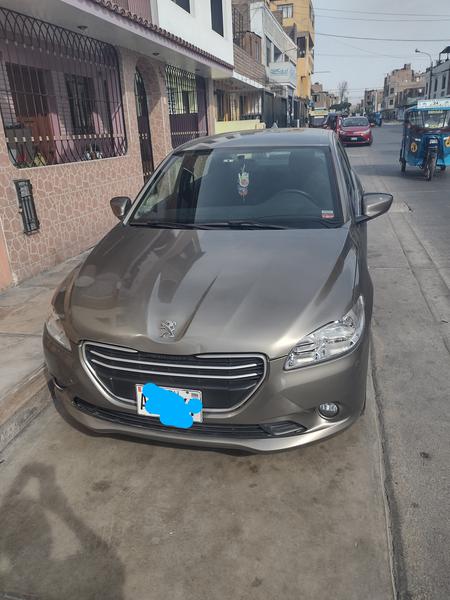 Peugeot 308 • 2015 • 75,000 km 3