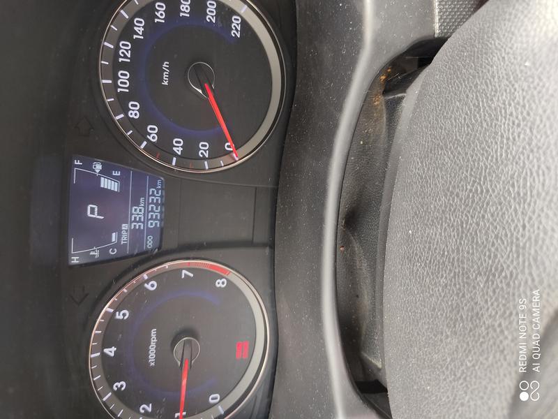 Hyundai Accent • 2012 • 93,332 km 5