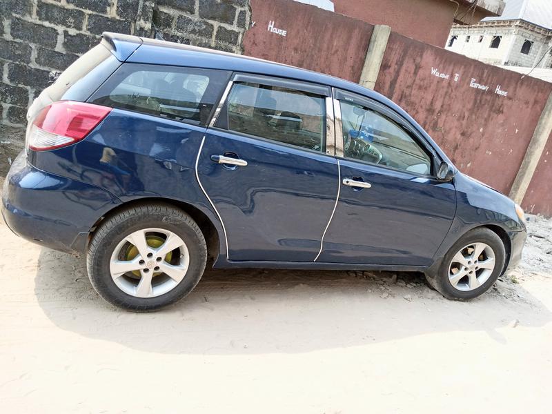 Toyota Matrix • 2003 • 1,111,111 km 2