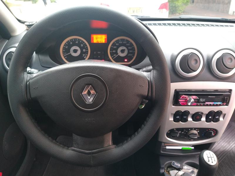 Renault 12 • 2012 • 64,000 km 2