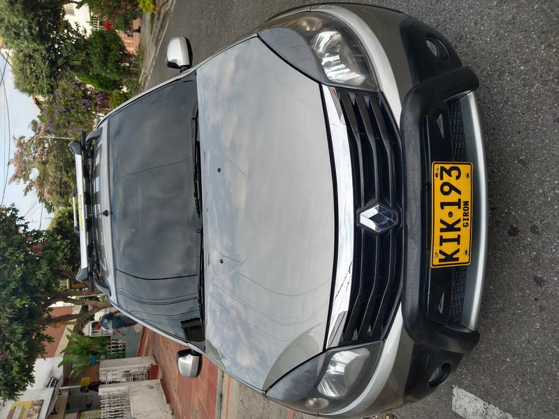 Renault 12 • 2012 • 64,000 km 4