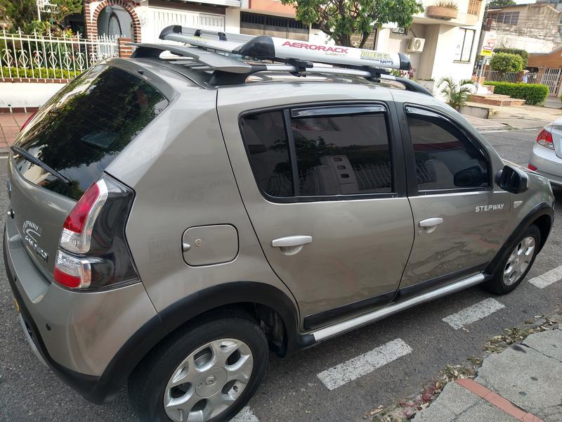 Renault 12 • 2012 • 64,000 km 3