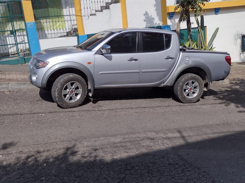 Mitsubishi L200 Pick up • 2008 • 148,000 km 1
