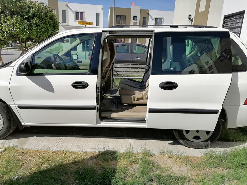 Ford Windstar • 2005 • 105,920 km 7