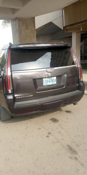 Cadillac Escalade • 2018 • 100 km 1
