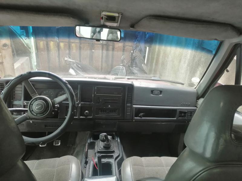 Jeep Cherokee • 1990 • 160,870 km 7